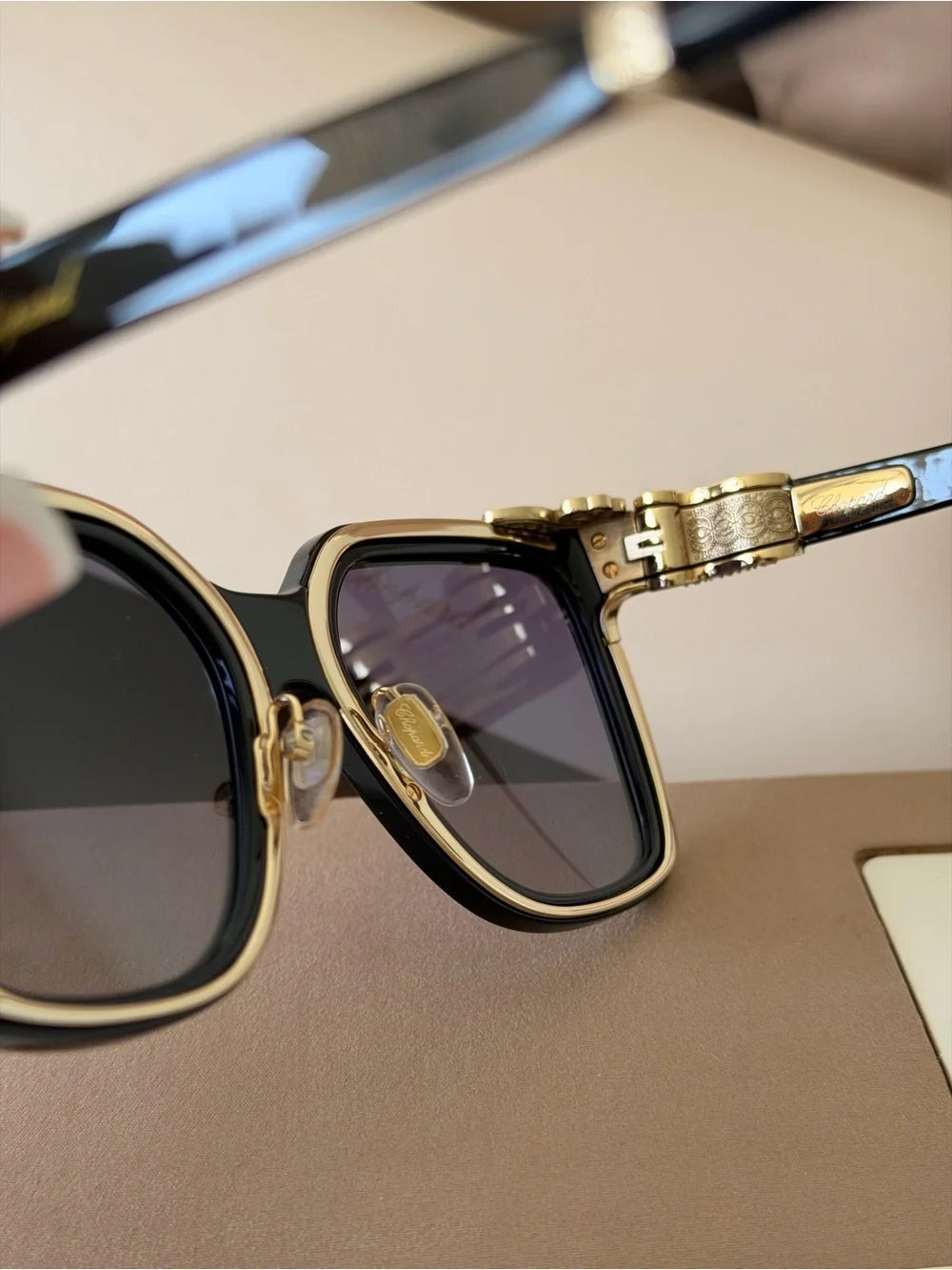 NEW Chopard Limited Edition SCH330S 0700 Sunglasses Gold Crystal Authentic